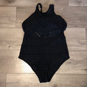 Women’s bathing suit
